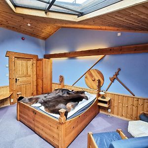 Camera con letto king size
